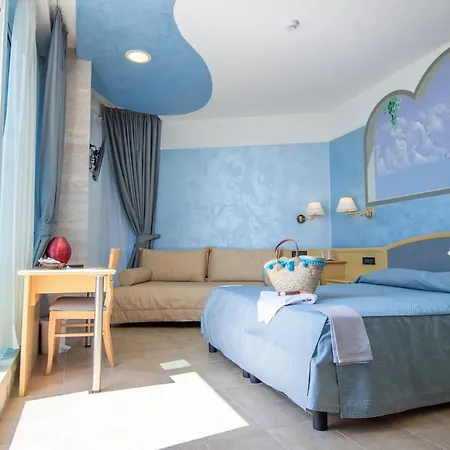 유니버소 호텔 리도 디 예솔로