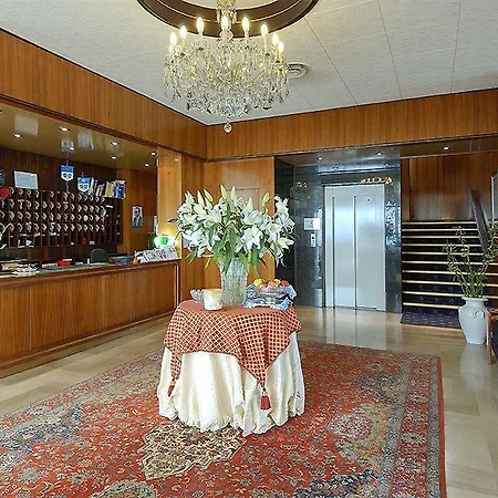 Hotel Universo 3*