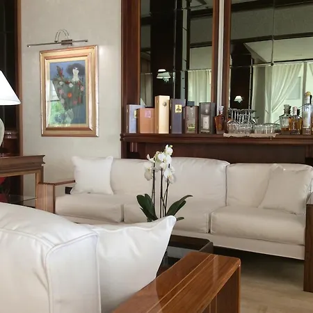 Hotel Universo 3*