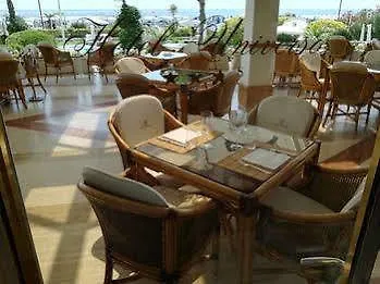 Hotel Universo 3*