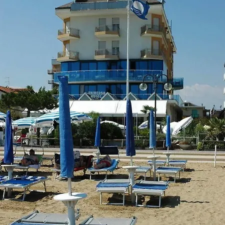 Universo Hotel 3*