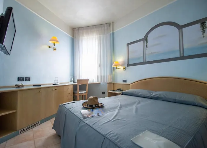 Universo Hotel 3*