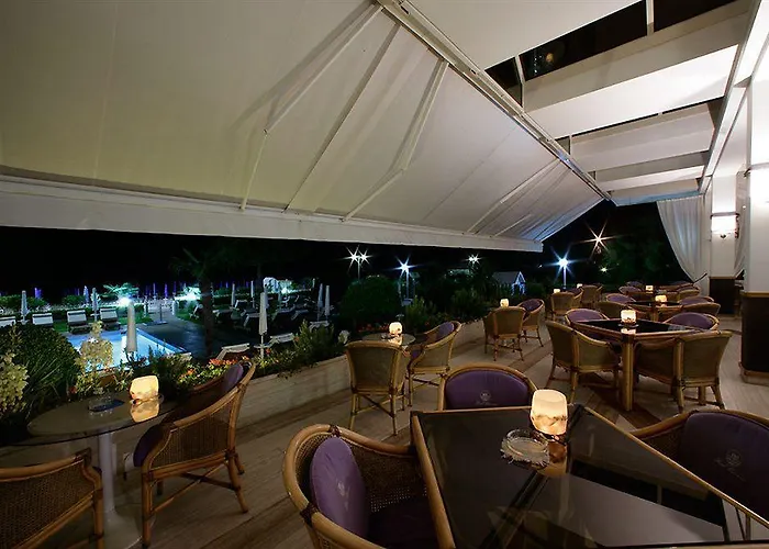 Hotel Universo 3*
